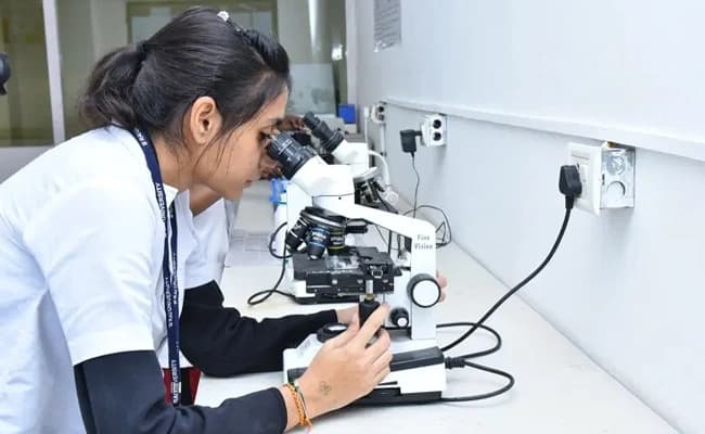 Rai University, Ahmedabad Labs 1.webp