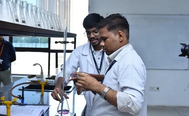 Rai University, Ahmedabad Labs 2.webp