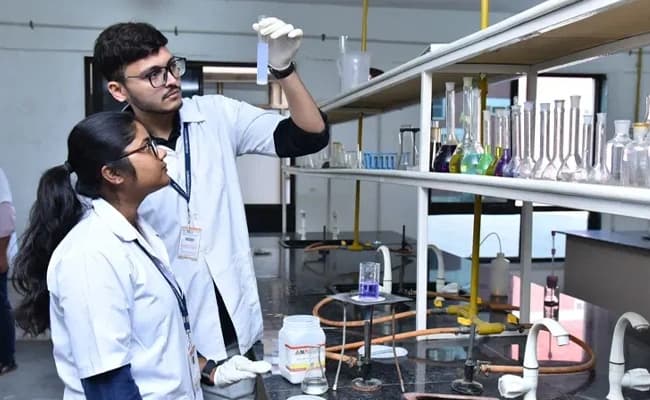 Rai University, Ahmedabad Labs 4.webp