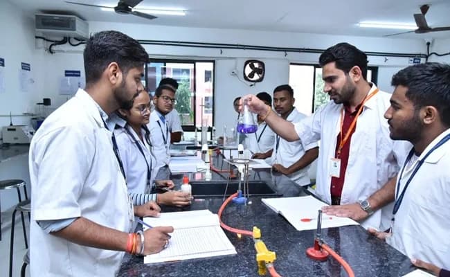 Rai University, Ahmedabad Labs 5.webp