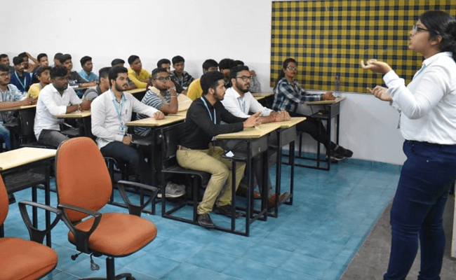 SBIU, Pune Classroom 3.png