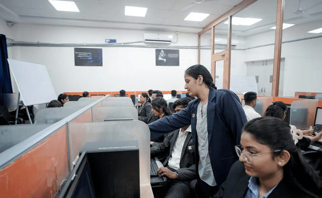 SBIU, Pune Labs 3.png