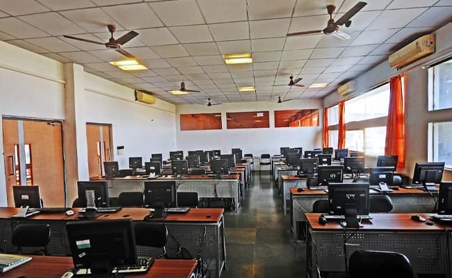 SBS, Ahmedabad Labs 2.webp
