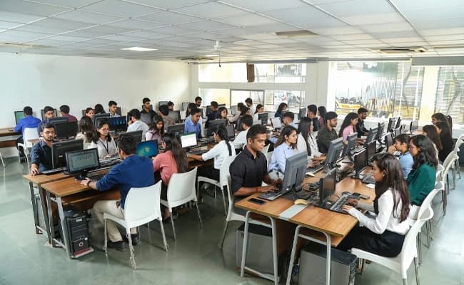 SBS, Ahmedabad Labs 3.webp