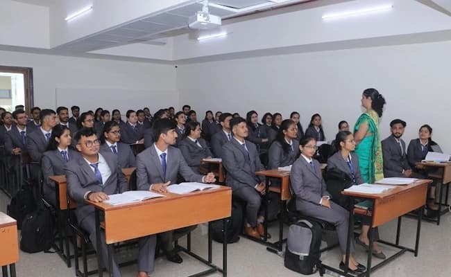 SBS, Mumbai Classroom 4.webp
