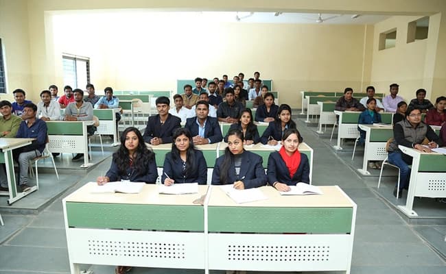 SIMS, Indore Classroom 1.webp