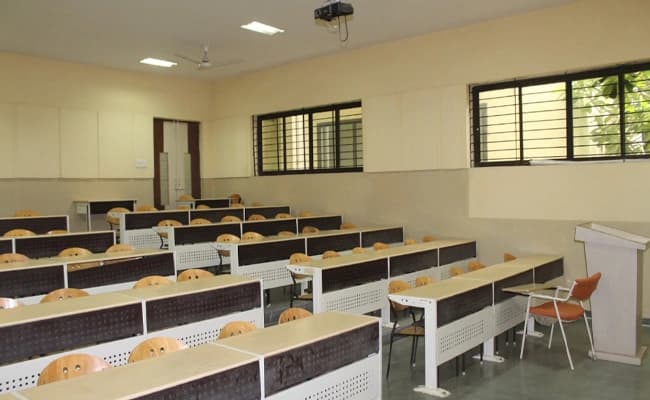 SIMS, Indore Classroom 2.webp