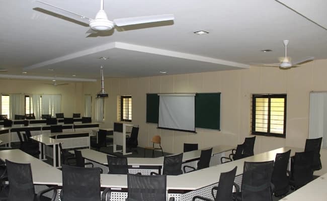 SIMS, Indore Classroom 4.webp