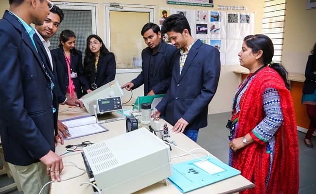SIMS, Indore Labs 5.webp