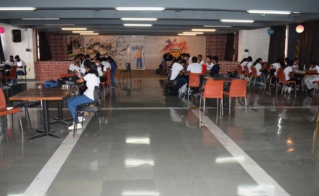 SKIPS University, Gandhinagar Cafe 1.webp
