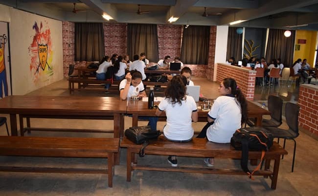 SKIPS University, Gandhinagar Cafe 4.webp