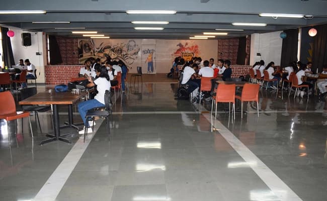 SKIPS University, Gandhinagar Cafe 5.webp