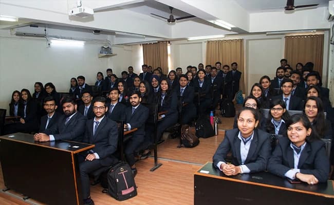 SKIPS University, Gandhinagar Classroom 1.webp