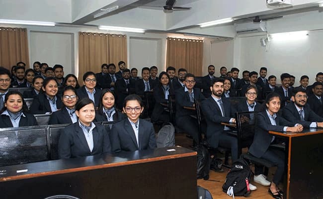 SKIPS University, Gandhinagar Labs 2.webp