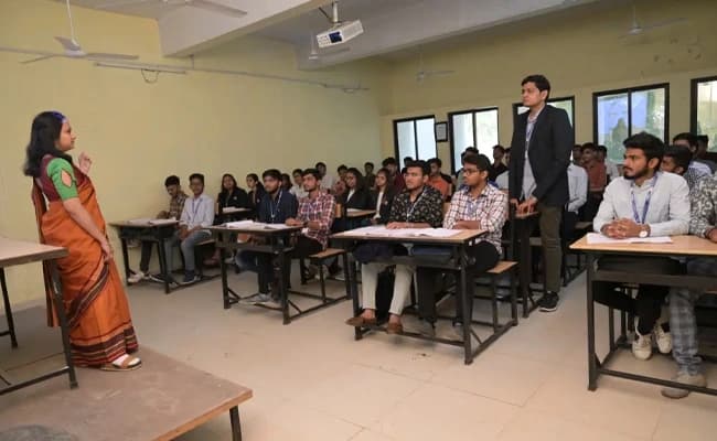 SPEC, Bakroli Gallery 8.webp