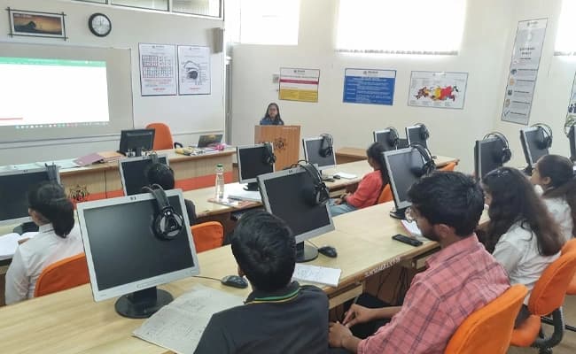 Shobhit University, Meerut Labs 2.webp