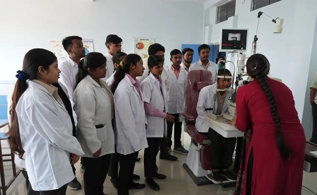 YBN University, Ranchi Labs 3.webp