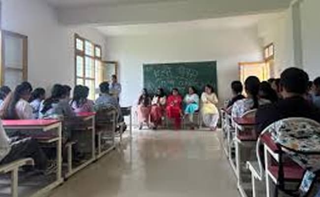 abhilashi-university-au-classroom-0002-layer-1-classroom