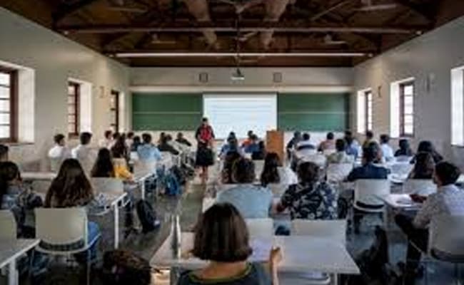 abhyuday-university-au-classroom-0001-layer-3-classroom