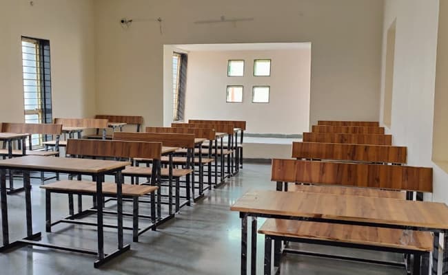 abhyuday-university-au-classroom-0003-layer-1-classroom