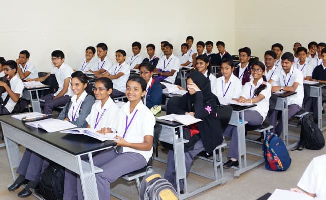 achariya-college-of-engineering-technology-acet-classroom-0000-layer-4-classroom