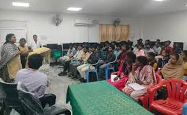 achariya-college-of-engineering-technology-acet-classroom-0002-layer-2-classroom