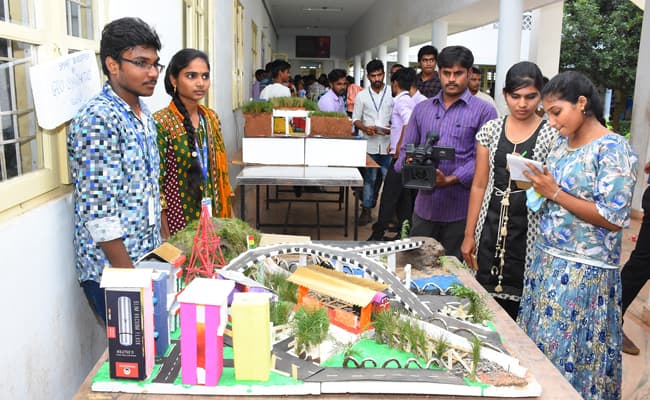 aditya-engineering-college-aec-0003-class2-classroom