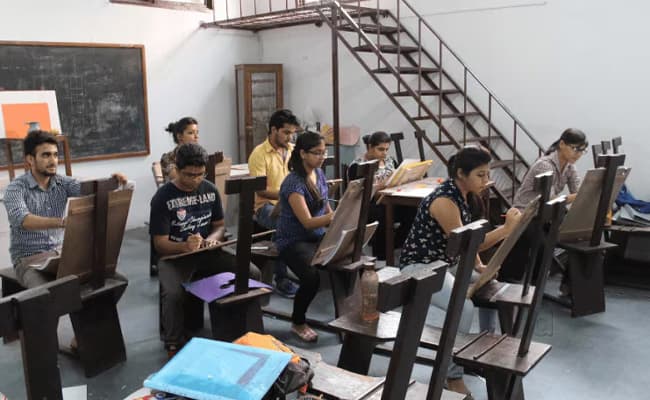 apeejay-institute-of-design-and-classroom-0003-layer-1-classroom