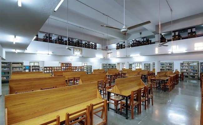 apeejay-stya-university-asu-0002-layer-8-classroom