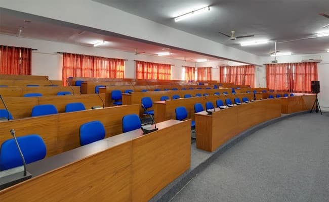 apeejay-stya-university-asu-0003-layer-7-classroom