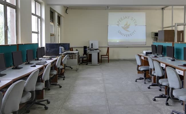 apeejay-stya-university-asu-0004-layer-6-classroom