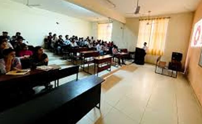 arni-university-classroom-0000-layer-4-classroom