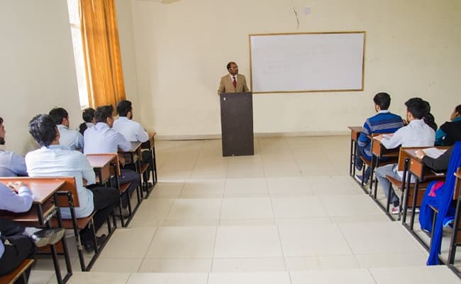 arni-university-classroom-0002-layer-2-classroom