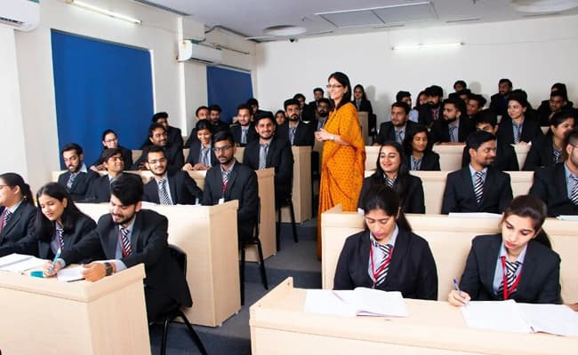 asian-business-school-abs-0002-class3-classroom