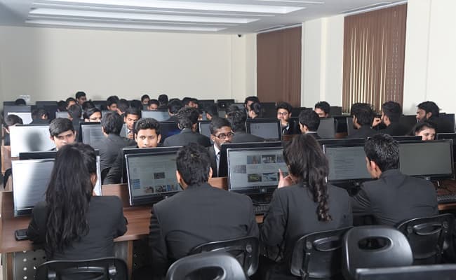 asian-business-school-abs-0004-class1-classroom