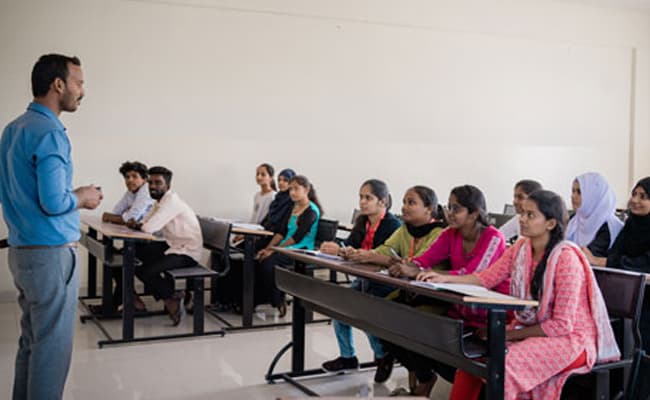 ballari-business-college-classroom-0001-layer-3-classroom