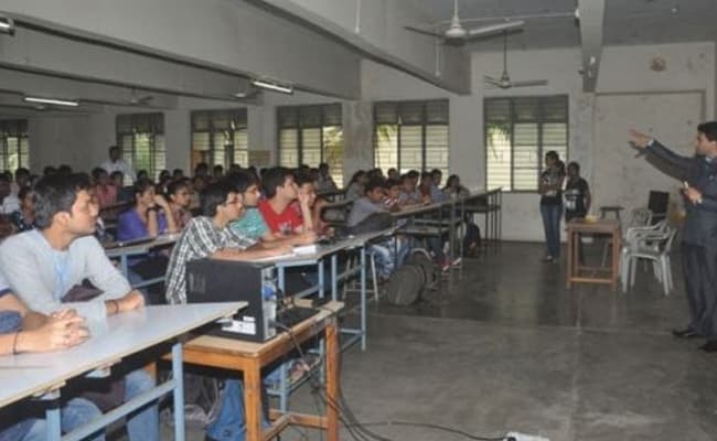 bharati-vidyapeeth-college-of-engineering-bvcoe-navi-mumbai-0002-class3-classroom