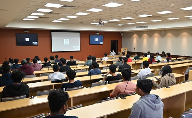 bits-pilani-pilani-campus-0000-class5-classroom