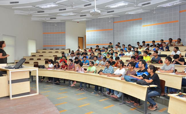 bits-pilani-pilani-campus-0002-class3-classroom