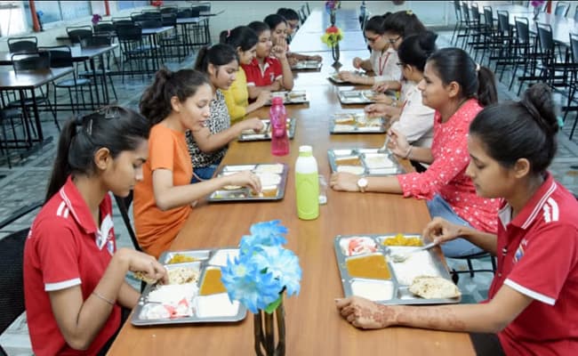 biyani-group-of-colleges-classroom-0001-layer-4-classroom