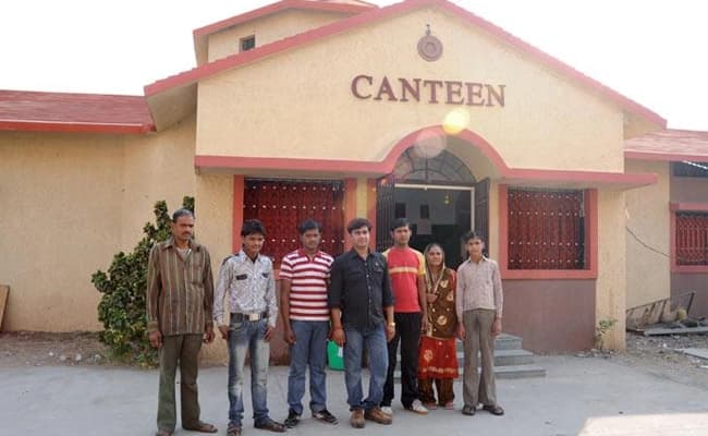 cafeteria-1-cafeteria-100