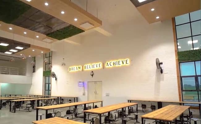 cafeteria-1-cafeteria-102
