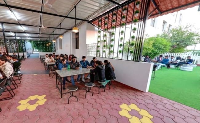 cafeteria-1-cafeteria-97
