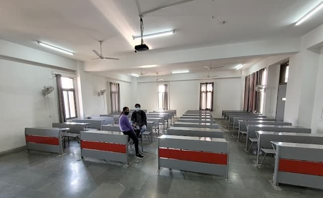 chandigarh-university-cu-0002-class3-classroom