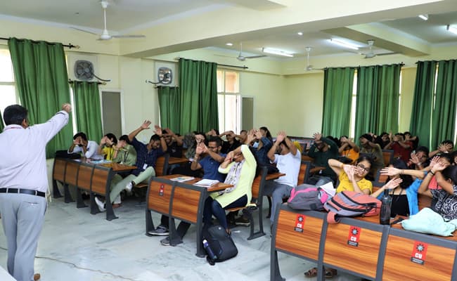 chandigarh-university-cu-0004-class1-classroom