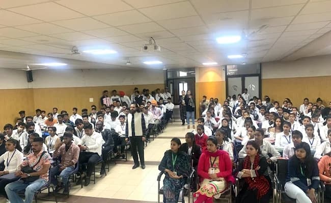 class1-classroom-11
