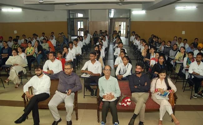 class2-classroom-13