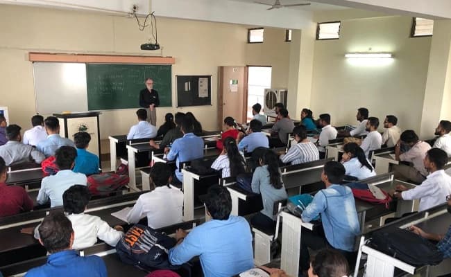 classroom-3-classroom-105