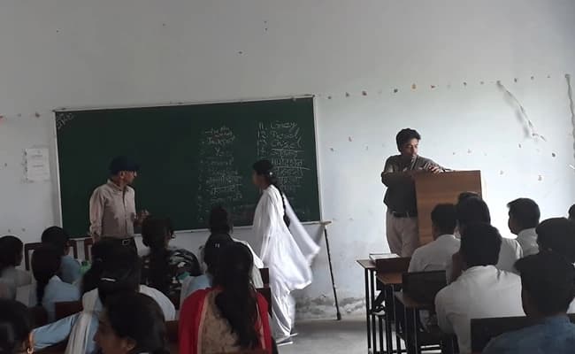 classroom-classroom-42