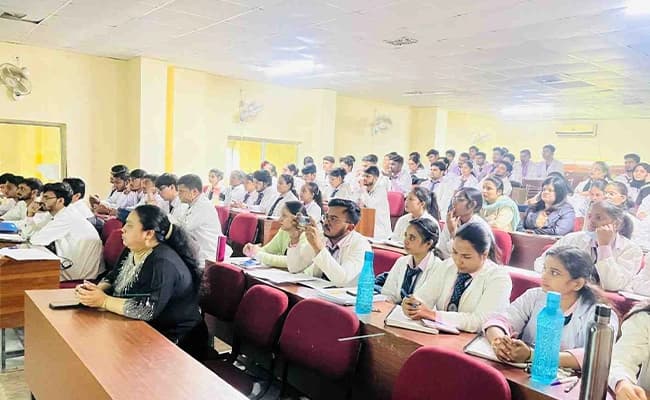 classroom1-classroom-30